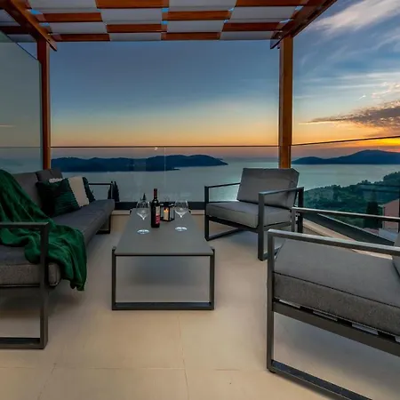 Marcelas-spectacular Sea Views
