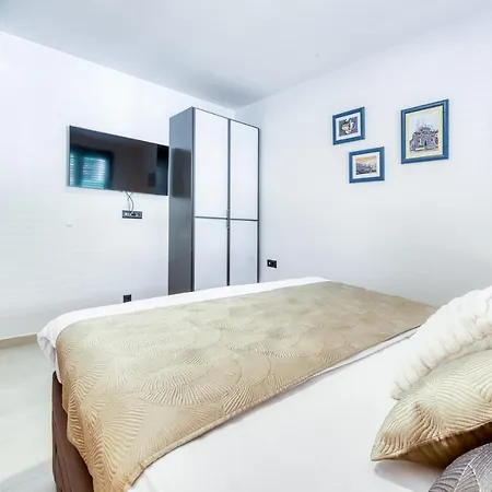 Marcelas-spectacular Sea Views