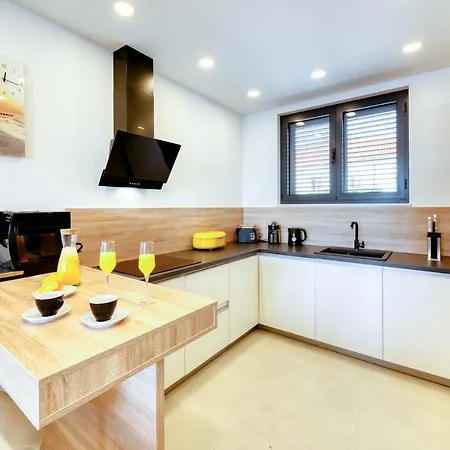 Marcelas-spectacular Sea Views