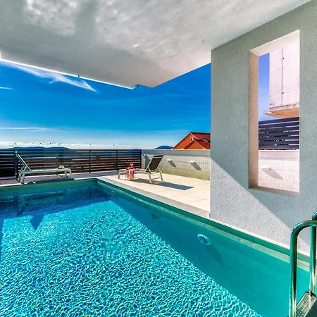 Marcelas-spectacular Sea Views
